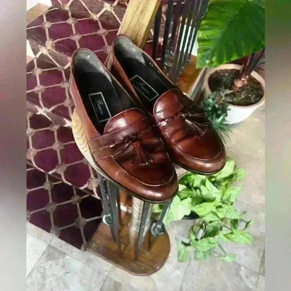 Bragano mens leather loafers w/ tassels Made in Italy 10. Excellent condition